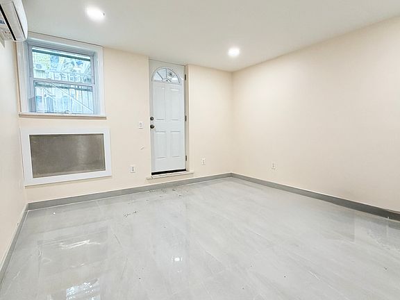 5th image of 2226 E 27th St Floor 1