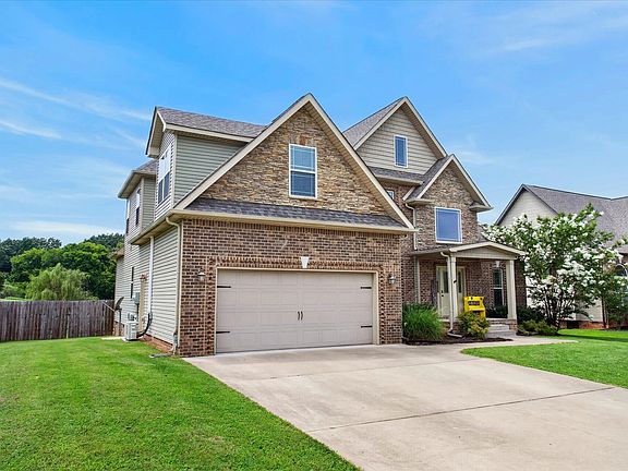 2nd image of 992 Promenade Dr