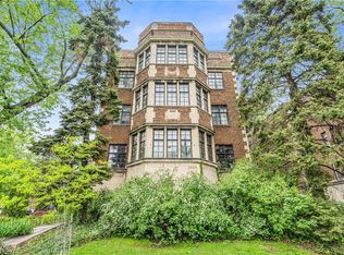 2511 Overlook Rd, Cleveland, OH 44106
