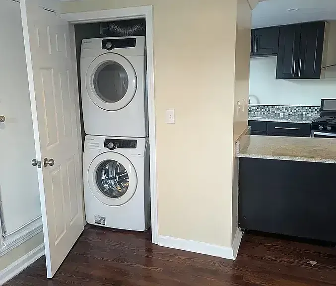 77 Whitney Ave #4 — Photo 3