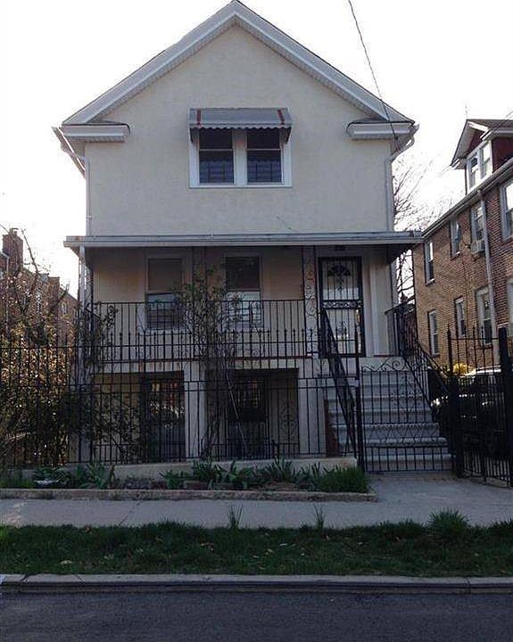 1st image of 3011 Radcliff Ave #3