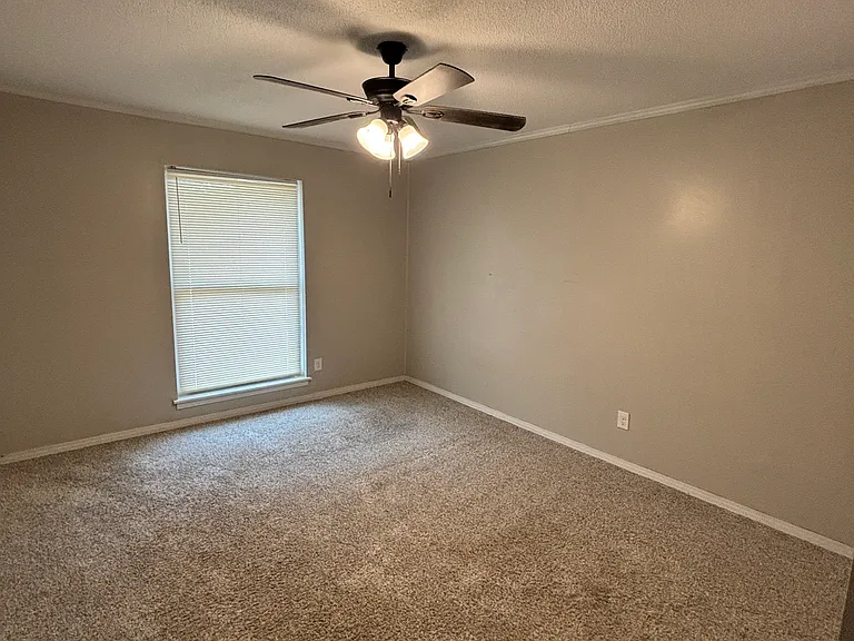 912 Gibson Ct — Photo 21