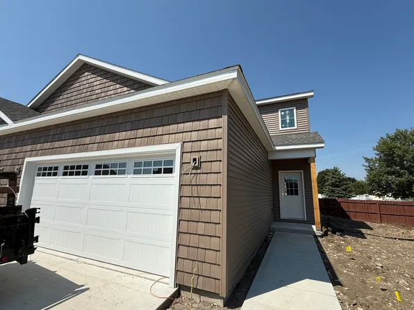 3932 Summer Sage Ct, Champaign, IL 61822