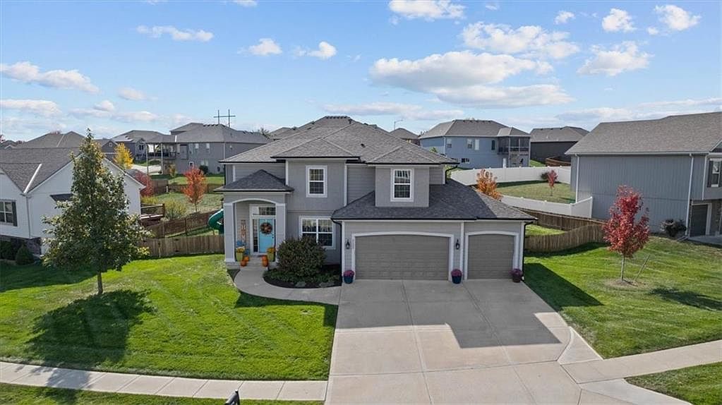2122 NW Hedgewood Dr, Grain Valley, MO 64029 | Zillow