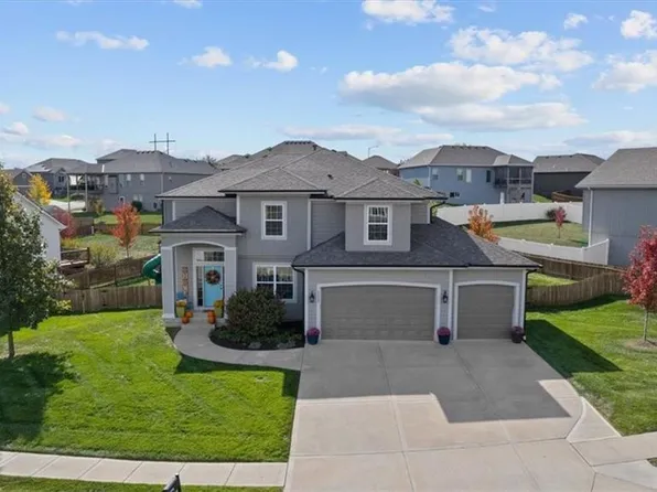2122 NW Hedgewood Dr, Grain Valley, MO 64029