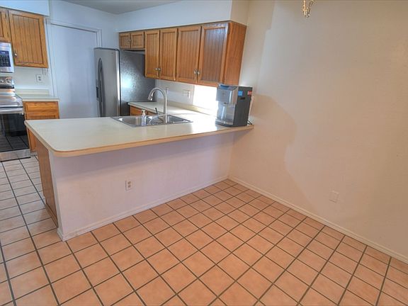 5th image of 8212 Tina Dr NE