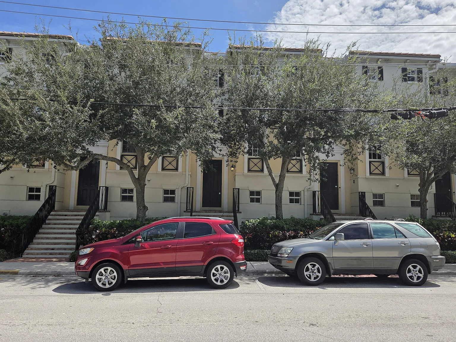 2 bed, 2.5 bath, 1404 sqft, $4,200 — Photo 3