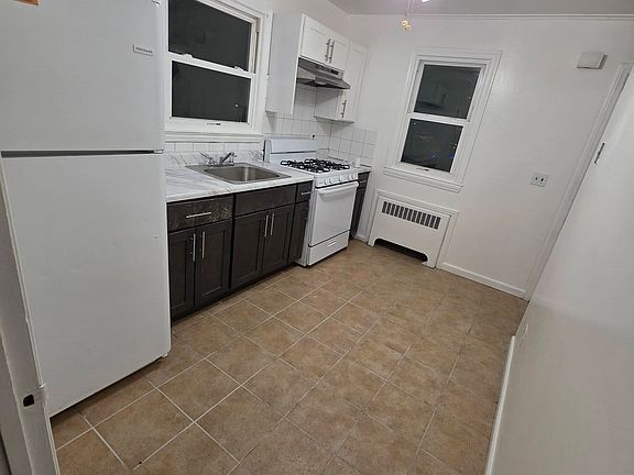 5th image of 1118.5 Bower St #1