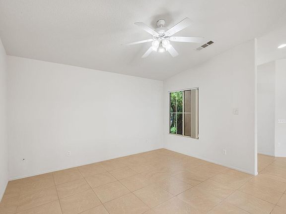 2nd image of 81157 La Reina Cir