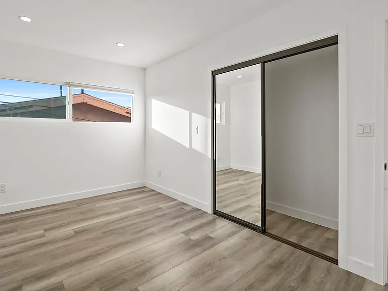 2561 W Avenue 30 #7 — Photo 17