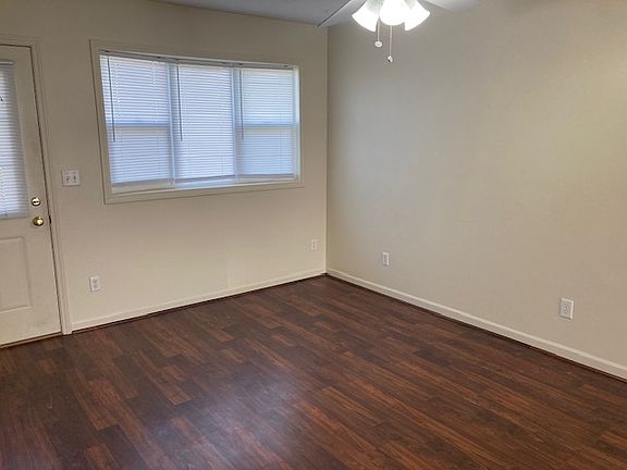 2nd image of 210 Saratoga Cir