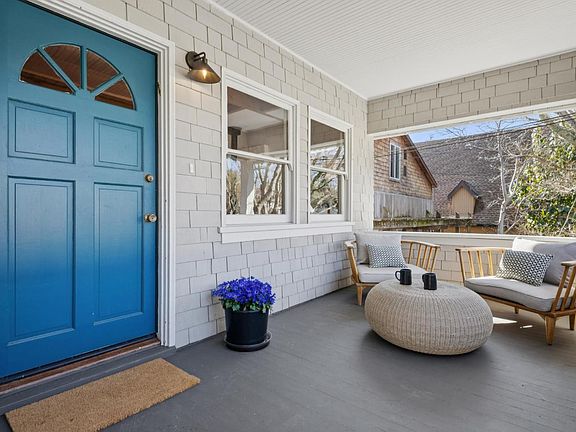3rd image of 163 Tunstead Avenue