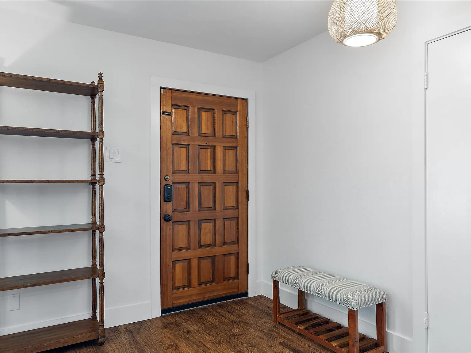 4 bed, 1910 sqft, $2,800 — Photo 4