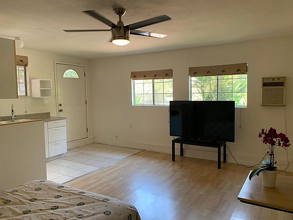 2nd image of 5222 Alhama Dr #1