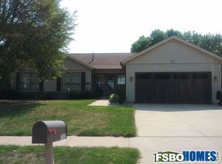 7008 Wilton Dr NE, Cedar Rapids, IA 52402