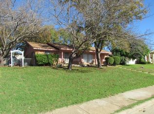 1210 Capetown Dr, Grand Prairie, TX 75050