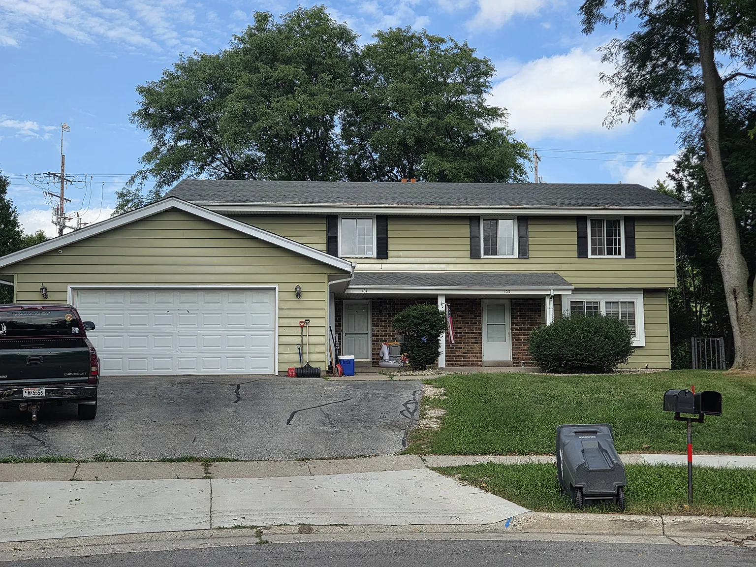 6 bed, 2800 sqft, $1,234 — Photo 1