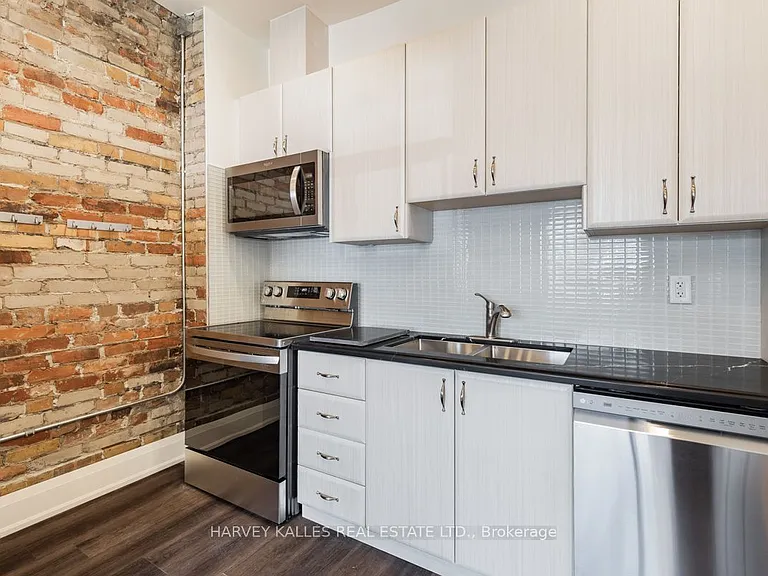 657 Saint Clair Ave W #UPPER — Photo 11