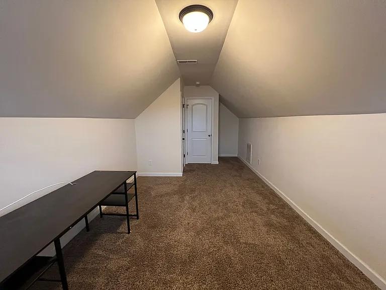 310 Landon Ln — Photo 4
