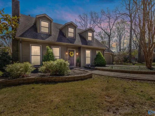 205 Montgomery Dr, Moulton, AL 35650