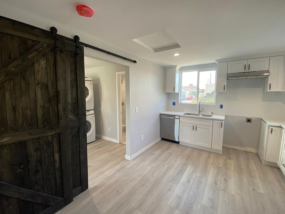 1st image of 13808A S Catalina Ave