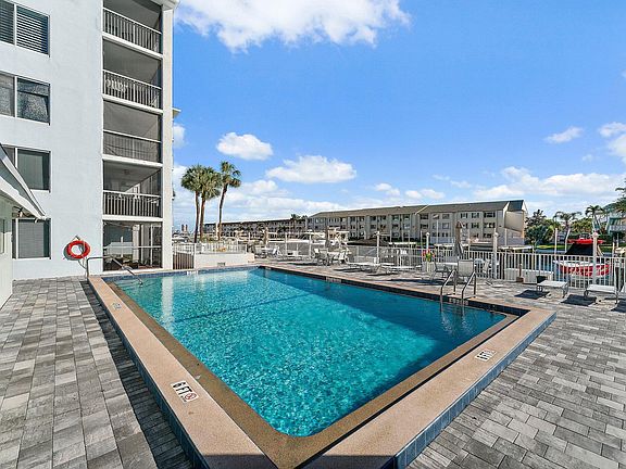 4th image of 108 Paradise Harbour Boulevard #114