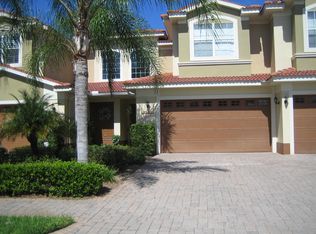 13962 Clubhouse Dr, Tampa, FL 33618