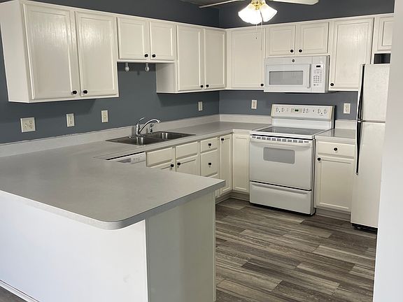 2nd image of 108 Jennifer Ct