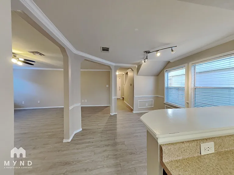 5644 Brougham Way — Photo 8