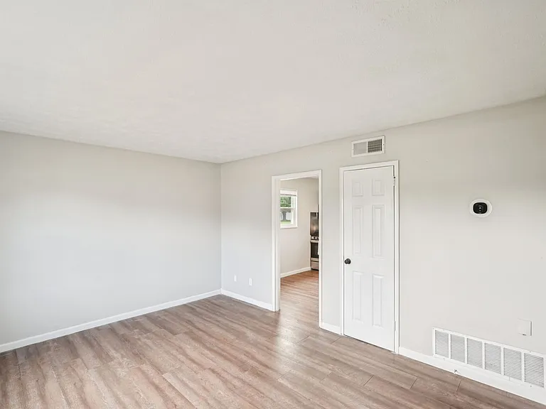 Columbus Crossing Townhomes — Photo 16