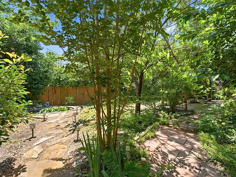 1114 Churing Dr — Photo 48