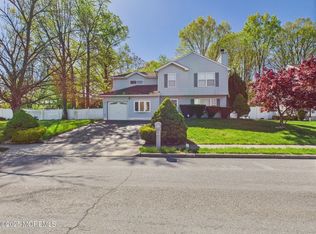 74 Mystic Ct, Cliffwood, NJ 07721