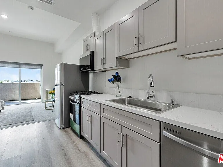 983 Dewey Ave #204 — Photo 9