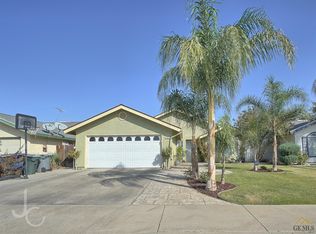 1833 18th Ave, Delano, CA 93215