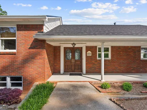 206 Victory Dr, Calhoun, GA 30701