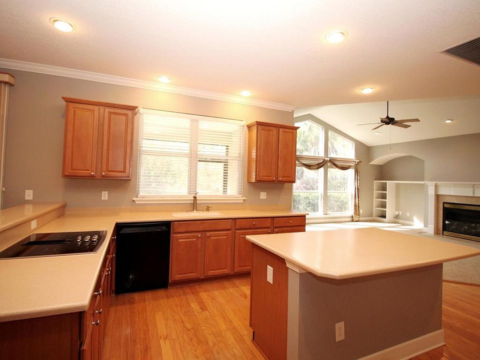 1st image of 3375 Olympic Dr