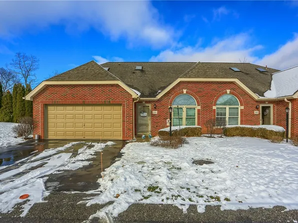 1501 Meerschaum Ln, Coraopolis, PA 15108