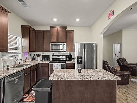4th image of 5216 Persimmon Dr