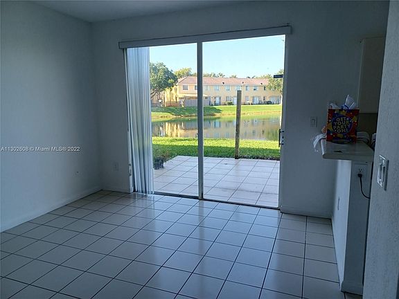2nd image of 2816 SE 16th Ave #119