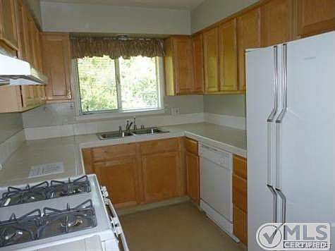 4th image of 318 W California Blvd #B