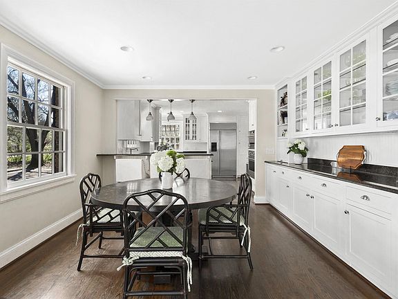 4th image of 433 Lynnwood Blvd
