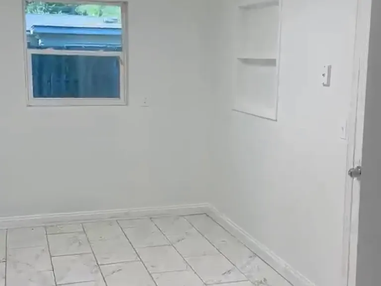 5143 Banshee Ave — Photo 11