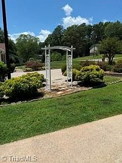 4th image of 128 Hickory Hollow Rd