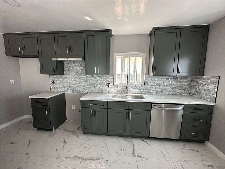 1st image of 425 Elm Ave