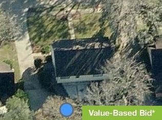 110 Driftwood Dr, Lake Jackson, TX 77566