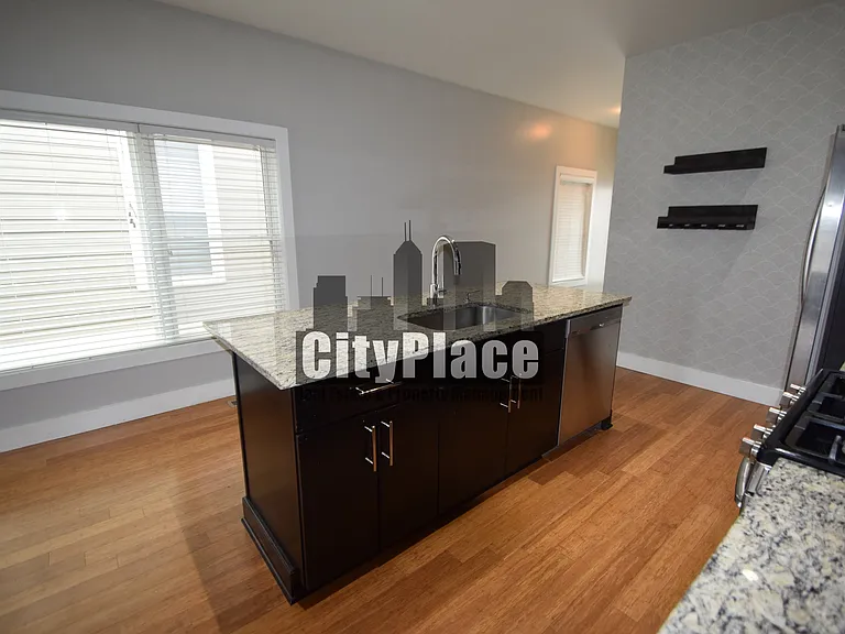 1223 E New York St — Photo 9
