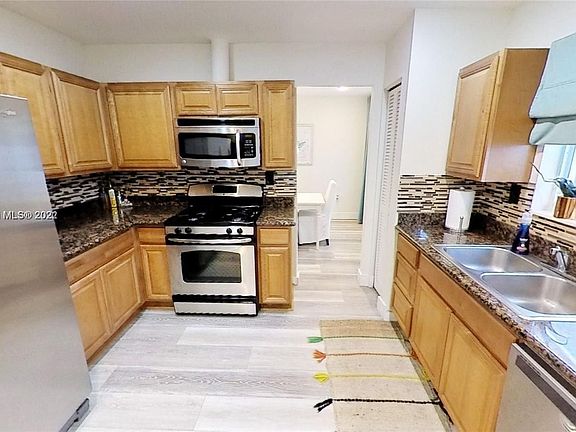 4th image of 301 88th St #301