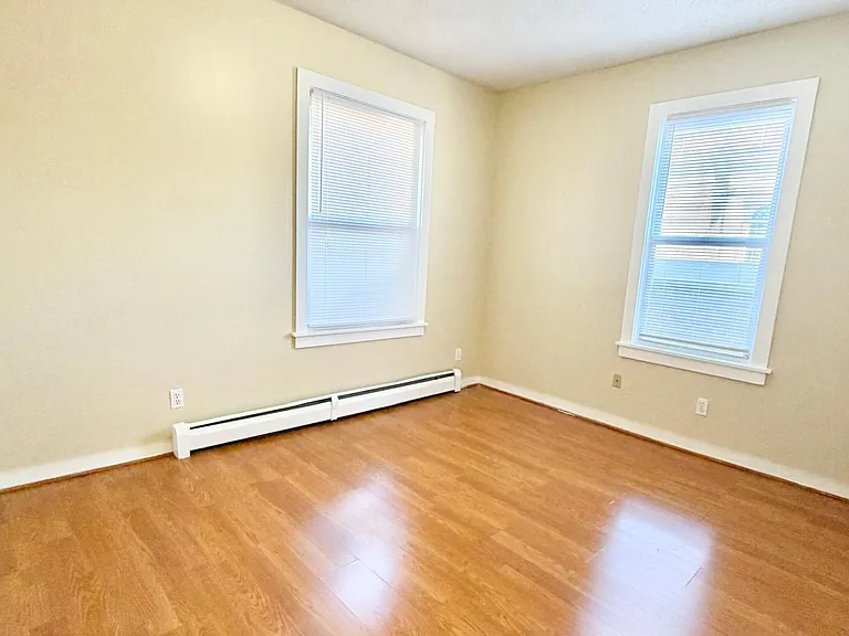 59 Derby Ave #2RR — Photo 4