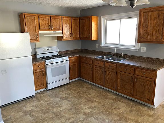 2nd image of 1320 E Pearl Ave