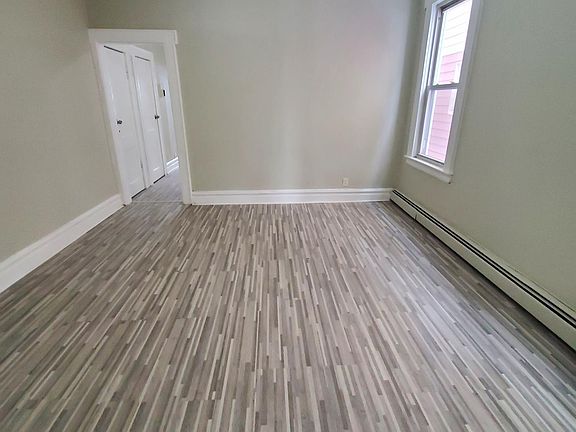 4th image of 120 Brookdale Ave